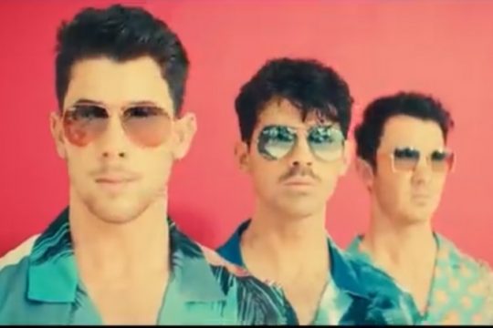 Jonas Brothers – Cool