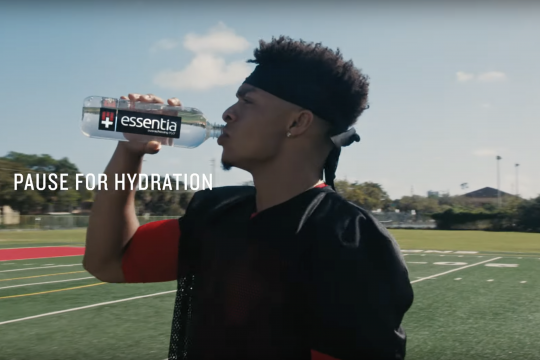 Essentia Water | Stop For Nothing – Justin Fields on the Field