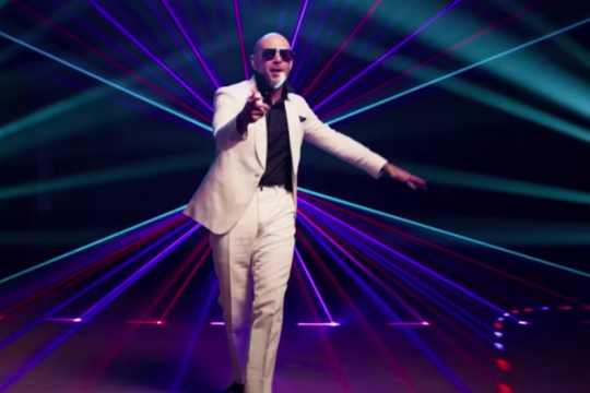 Mala (Remix) – Pitbull feat. Becky G & De La Ghetto